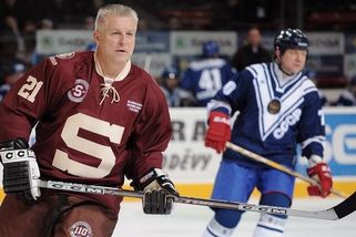 Hadamczik pod palbou: Gratuluju! A ať se hraje na šest pětek, rýpe Hrdina. Fiasko, přidává se Koreis - Sport.cz